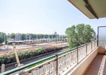 Balcone - Quadrilocale viale dei Romagnoli, Roma (zona Lido di Ostia) - foto 8