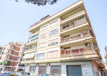 Facciata - Quadrilocale viale dei Romagnoli, Roma (zona Lido di Ostia) - foto 29