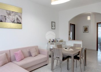 Three-room apartment Via Torino, Piossasco - photo 1