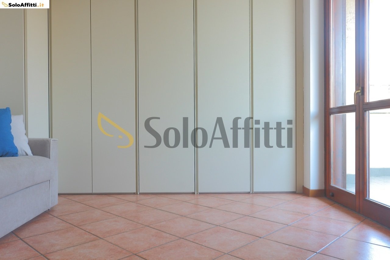 armadio - One-room apartment Via Goito 8, Meda - photo 2