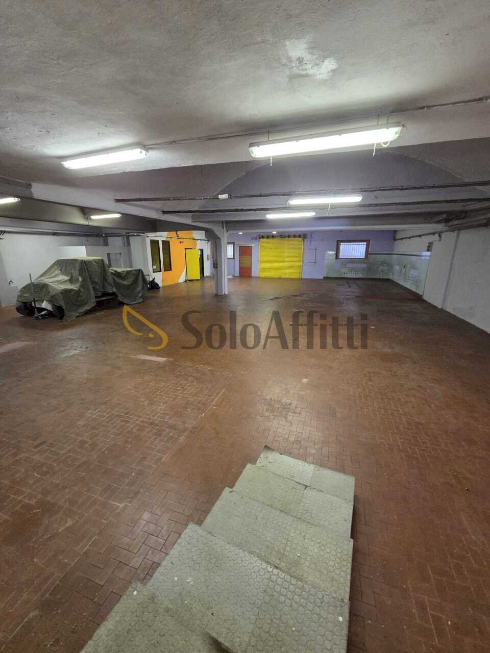 6.jpg - Shed Via Baltea, Torino (neighborhood Barriera Milano) - photo 2