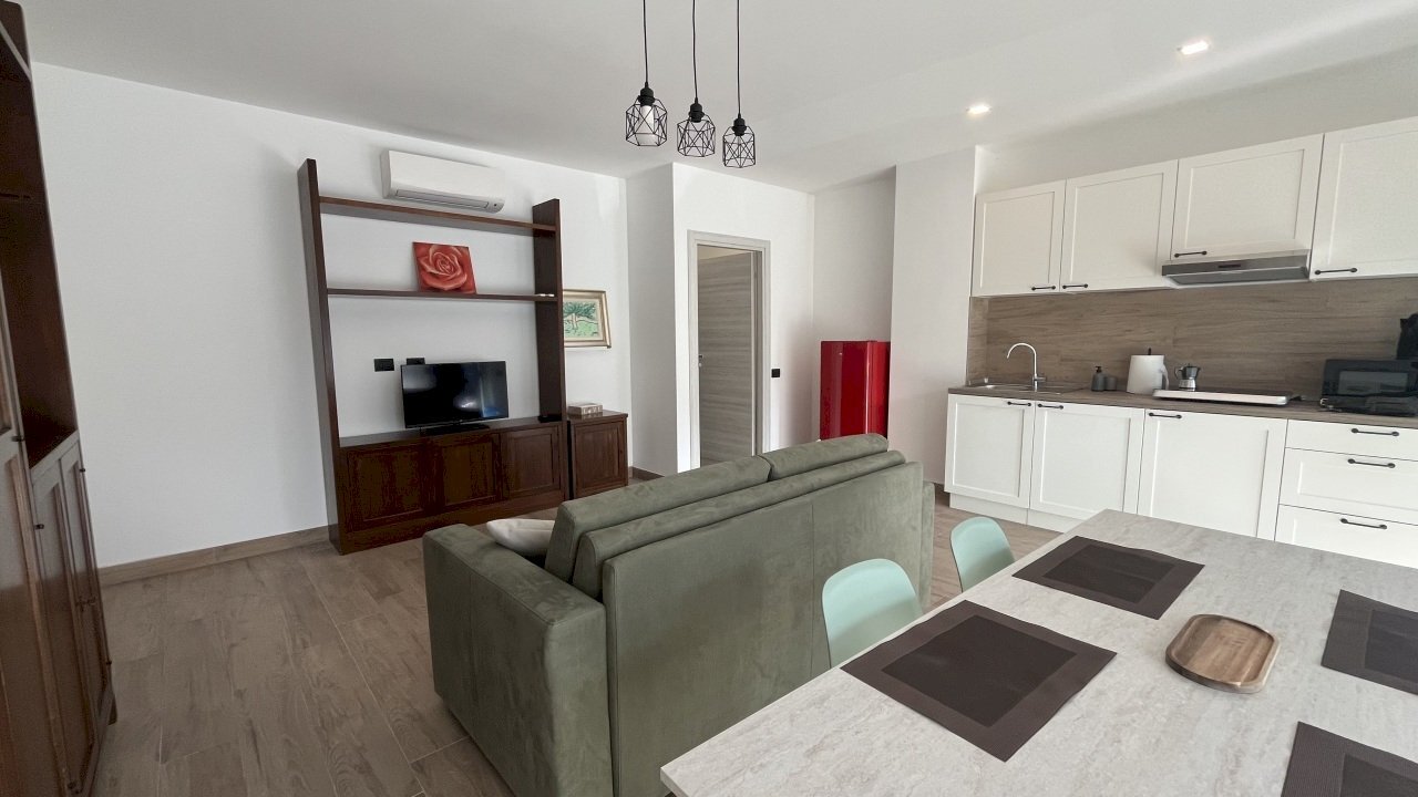 Soggiorno - Two-room apartment Via L. Tolstoi 15, Saronno - photo 1