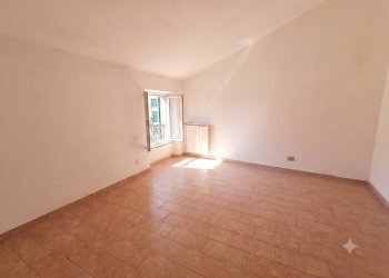 camera da letto - Quadrilocale Bolano - foto 6