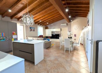 PXL_20260707_130606789 - Three-room apartment Piazza Giuseppe Zanardelli 25, Calvagese della Riviera - photo 8