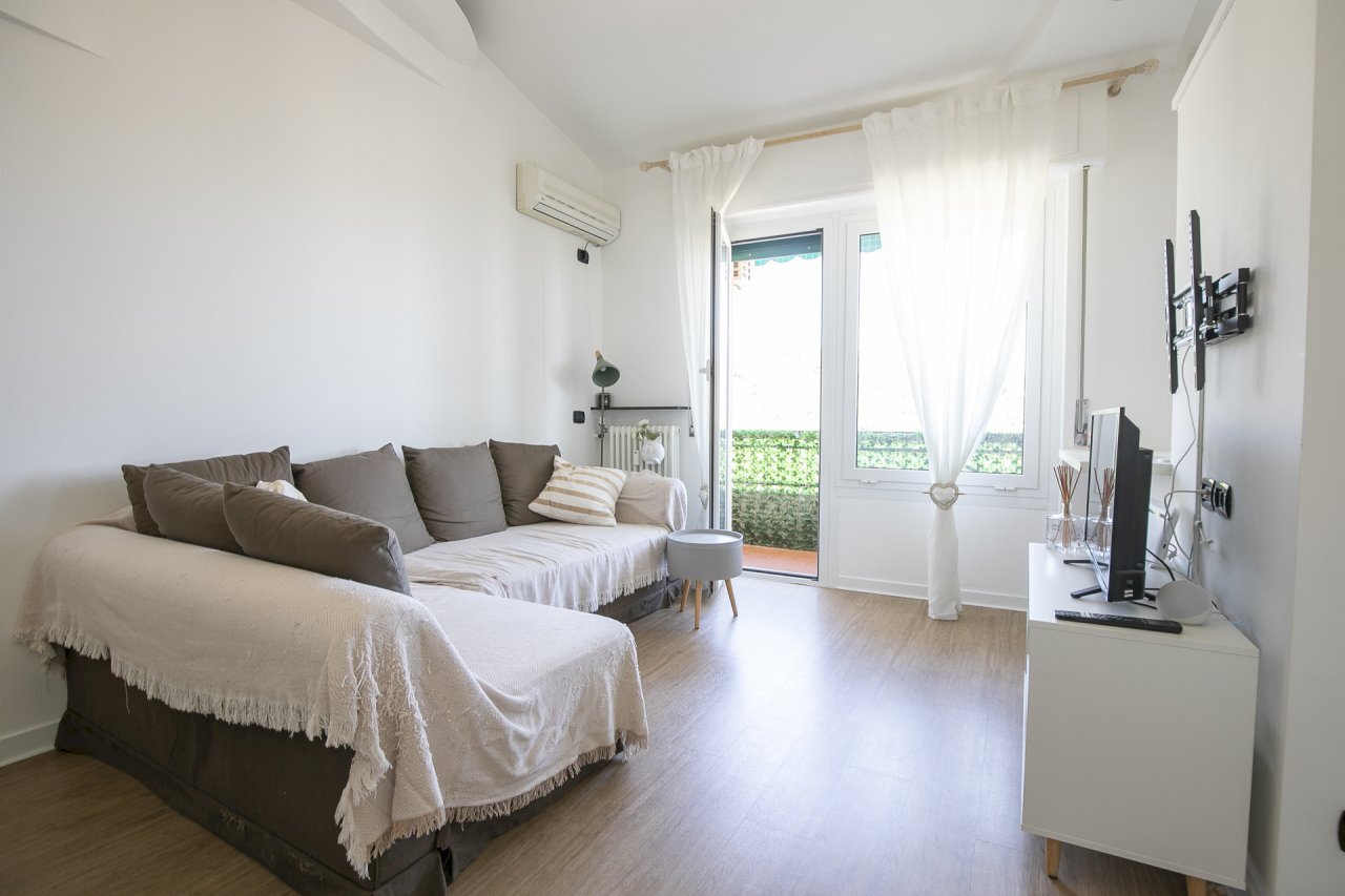 living - Apartment Via Enrico Hilyer Giglioli, Genova (neighborhood Foce) - photo 3