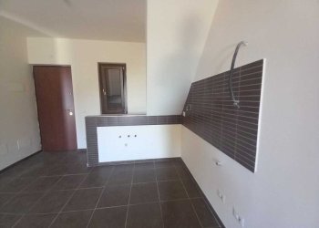 WhatsApp Image 2026-06-16 at 11.20.04 (1) - Three-room apartment Via Marcellina 29, San Polo dei Cavalieri - photo 8