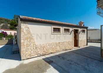 Via dei Normanni 3 (8) - Three-room apartment Via dei normanni  3, Sant'Alessio Siculo - photo 5