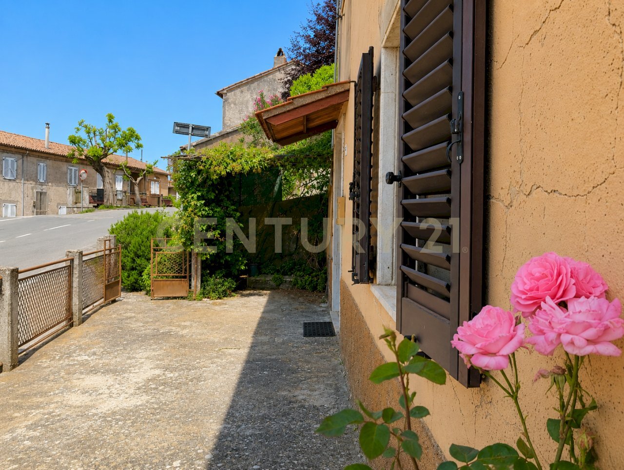 1 ESTERNO(2) - Appartamento Via Aldobrandeschi 53, Castell'Azzara - foto 2