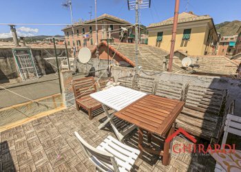 6.3 TERRAZZO.jpg - Trilocale Genova (zona Sestri Ponente) - foto 16