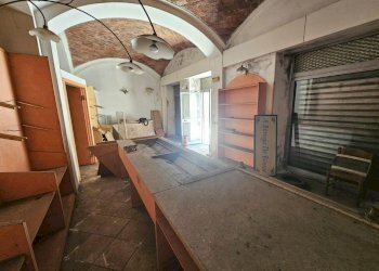area vendita (2) (Copy) - Commercial Premises Via A. Gavino 90 R, Campomorone - photo 3