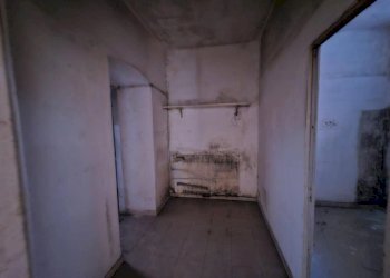 spogliatoi e bagni (2) (Copy) - Commercial Premises Via A. Gavino 90 R, Campomorone - photo 13