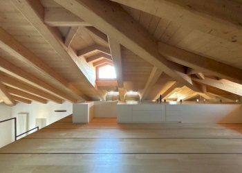 Attic Cuneo, Via Roma, Cuneo (neighborhood Centro Storico) - photo 8