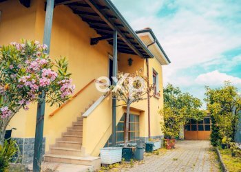 Villa Via Giacomo Leopardi, Canegrate - photo 2