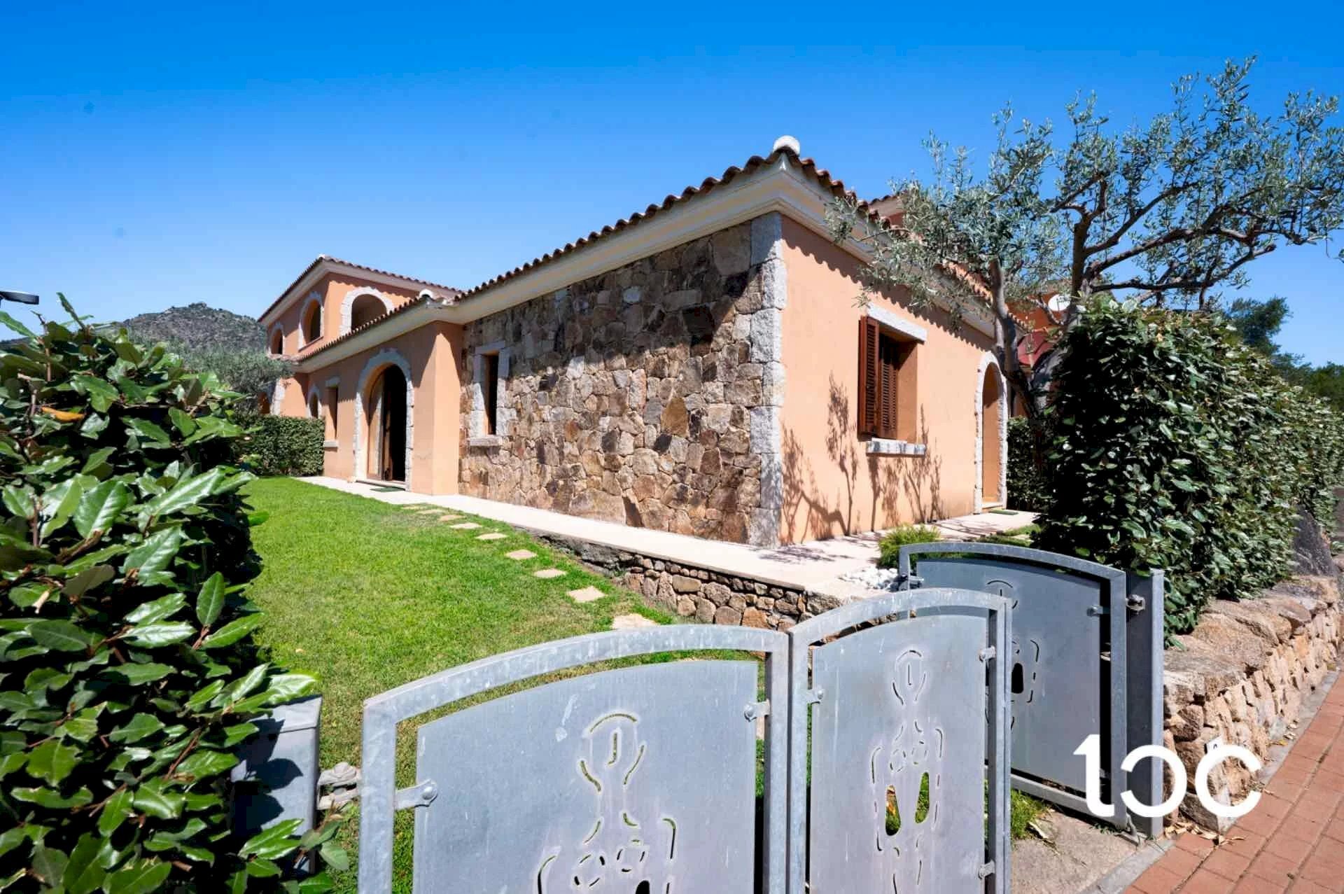Villa a Schiera San Teodoro - foto 1