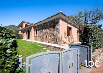 Villa a Schiera San Teodoro - foto 1