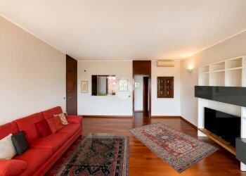 Three-room apartment via Gugliemo Marconi, hamlet Milano 3, Basiglio - photo 3