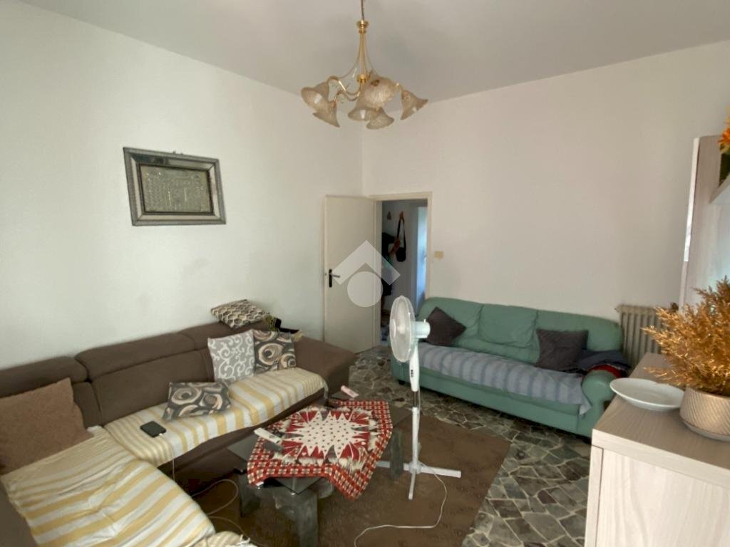 Three-room apartment Via del Lavoro, Imola - photo 1