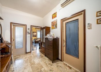 Apartment Via Edoardo Jenner, Parma - photo 5