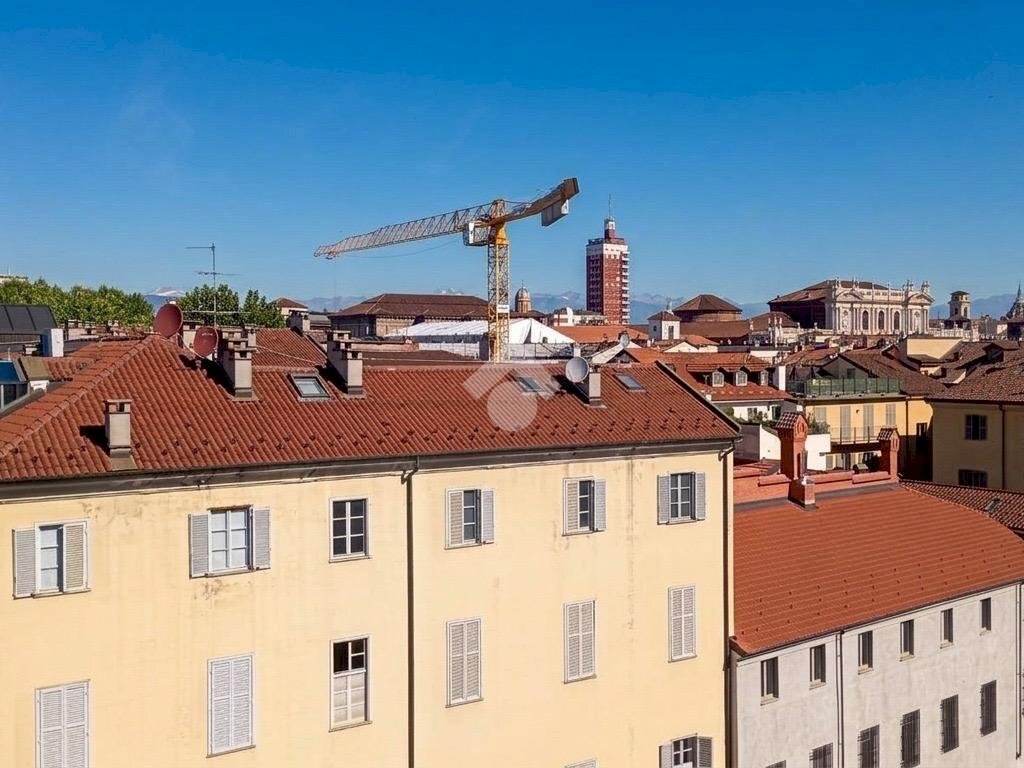 Four-room apartment Via S. Francesco da Paola, Torino (neighborhood Centro) - photo 1