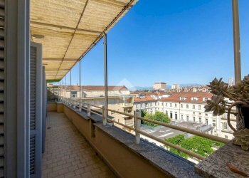 Four-room apartment Via S. Francesco da Paola, Torino (neighborhood Centro) - photo 10