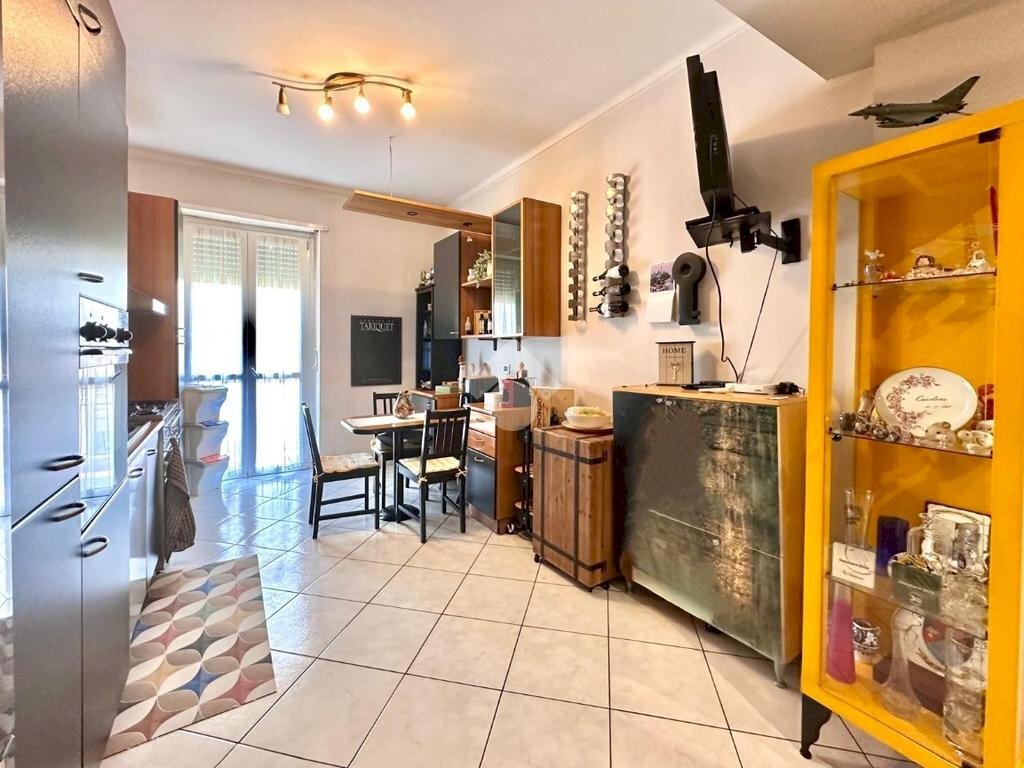 Four-room apartment Via S. Donato, Torino (neighborhood Campidoglio) - photo 2