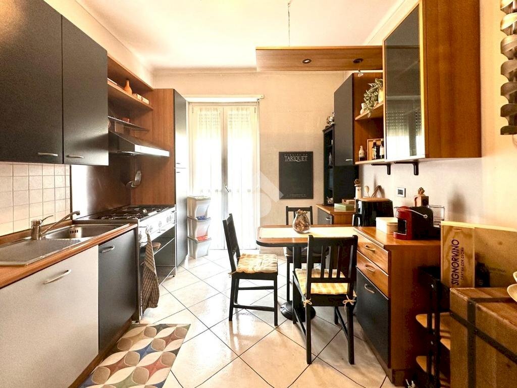 Four-room apartment Via S. Donato, Torino (neighborhood Campidoglio) - photo 3
