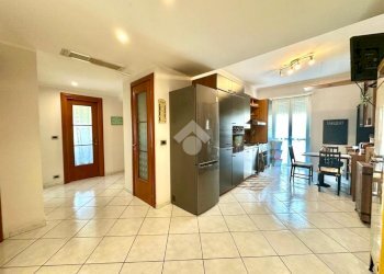 Four-room apartment Via S. Donato, Torino (neighborhood Campidoglio) - photo 1