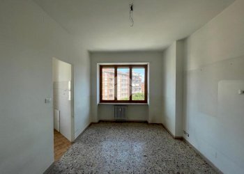 Three-room apartment Via Bernardino Luini, Torino (neighborhood Lucento) - photo 4