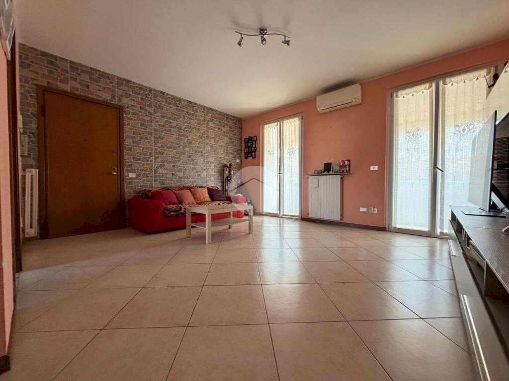 Three-room apartment Via Don Milani, Pessano con Bornago - photo 2