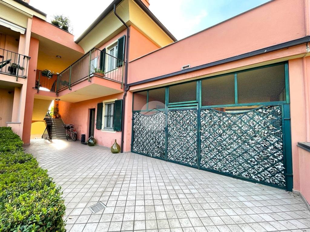 Four-room apartment Via Aldo Moro, Cherasco - photo 1