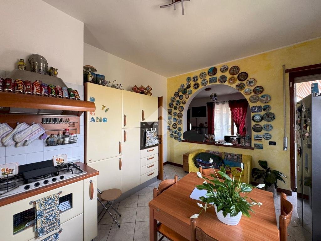 Three-room apartment Via Cervino, Oleggio - photo 2