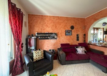 Three-room apartment Via Cervino, Oleggio - photo 6