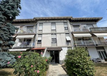 Three-room apartment Via Cervino, Oleggio - photo 12