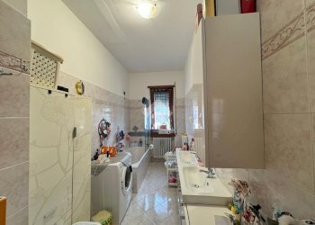 Three-room apartment Via Cervino, Oleggio - photo 16