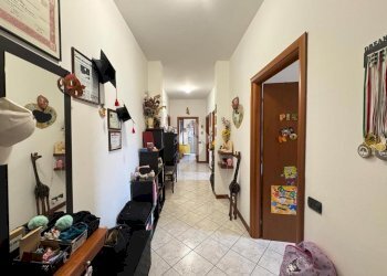 Three-room apartment Via Cervino, Oleggio - photo 17