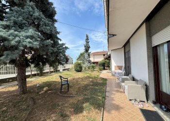 Three-room apartment Via Cervino, Oleggio - photo 28