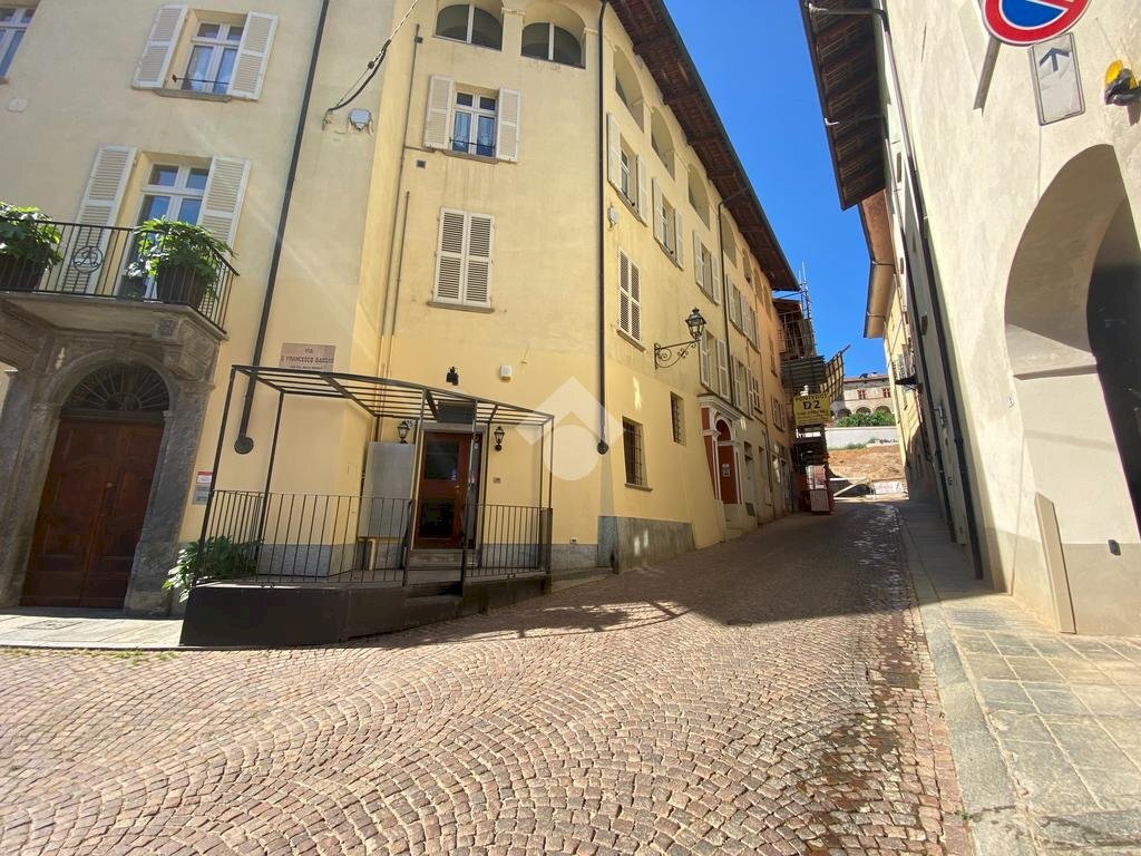 Negozio Via San Francesco, Saluzzo - foto 1