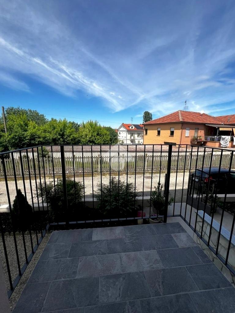 Four-room apartment Via Barbaresco, Alba - photo 2