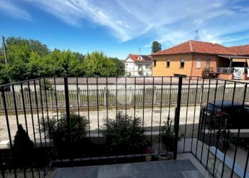 Four-room apartment Via Barbaresco, Alba - photo 2