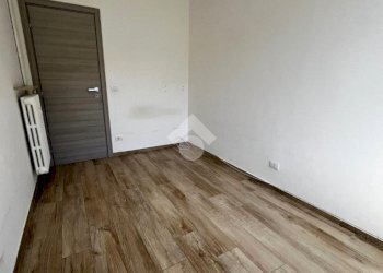 Four-room apartment Via Barbaresco, Alba - photo 6