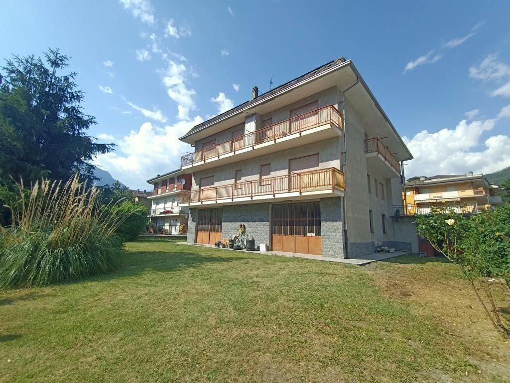 Apartment via Circonvallazione, 73, Verrès - photo 1