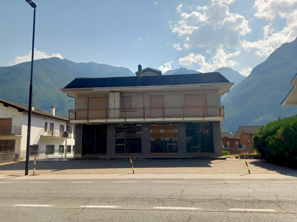 Negozio via Circonvallazione, 73, Verrès - foto 3