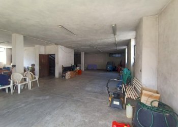 Negozio via Circonvallazione, 73, Verrès - foto 10