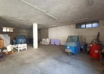 Negozio via Circonvallazione, 73, Verrès - foto 11