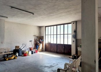 Negozio via Circonvallazione, 73, Verrès - foto 12