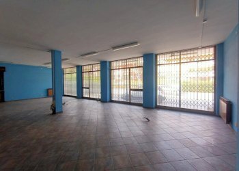 Negozio via Circonvallazione, 73, Verrès - foto 6