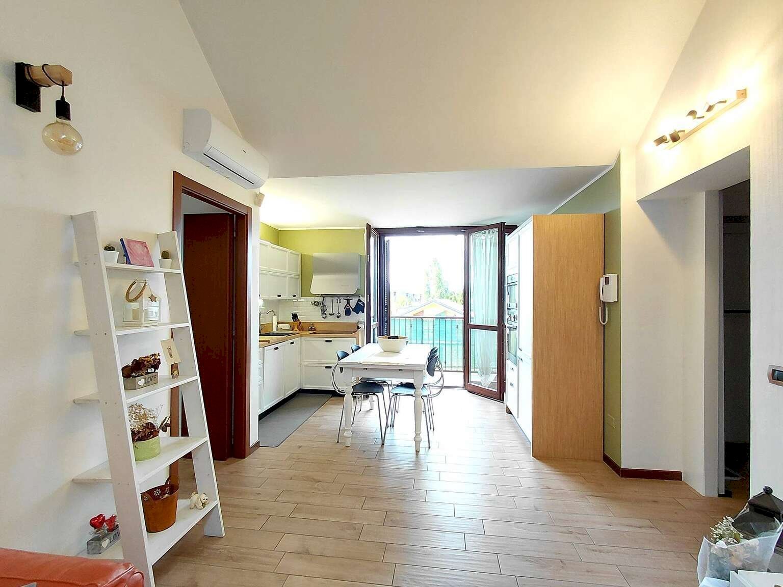 Three-room apartment Mezzago - photo 1
