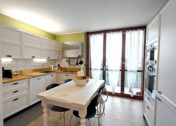 Three-room apartment Mezzago - photo 3