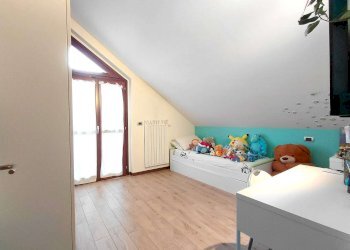 Three-room apartment Mezzago - photo 20