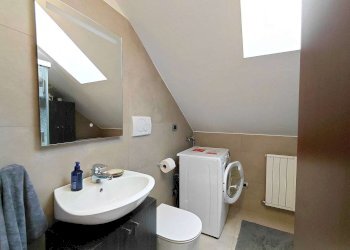 Three-room apartment Mezzago - photo 23